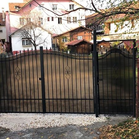 Stayplay Center Theater Brasov Ngoại thất bức ảnh